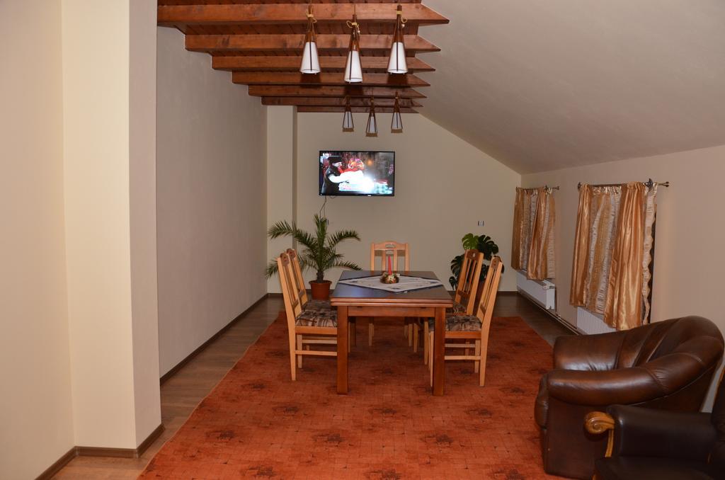 Lapociu Bed & Breakfast Câmpeni Exterior foto